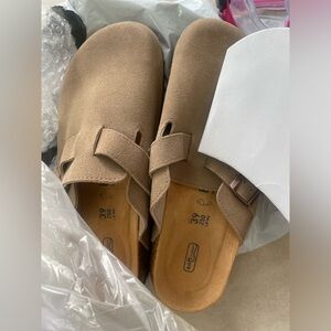 Brand new taupe Birkenstock clogs
